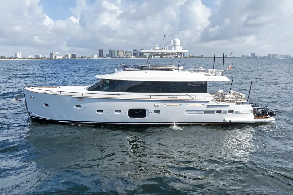 Yacht Photo 57